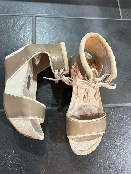 Tsubo Shoes - Tsubo Neutral Beige Leather & Suede Ankle-Tie Platforms